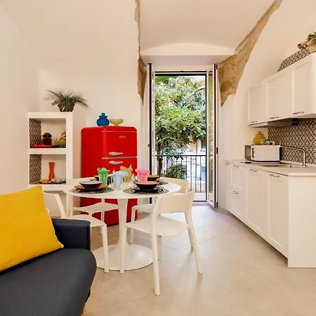 Live - Chez Le Roi Luxury Apartmán *