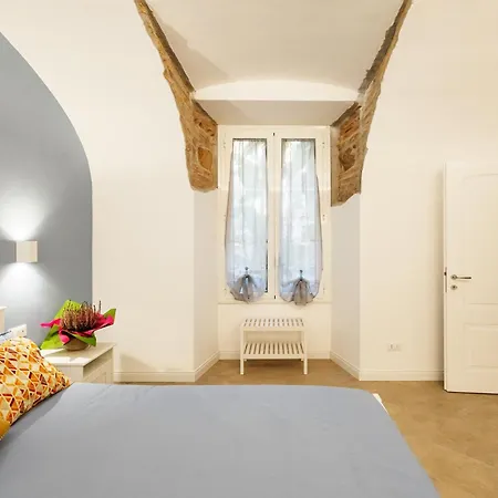 Hc - Chez Le Roi Luxury
